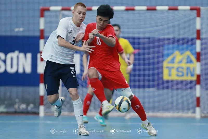 U19 futsal Việt Nam sớm bị đối thủ dẫn trước 2-0 - Ảnh: VFF