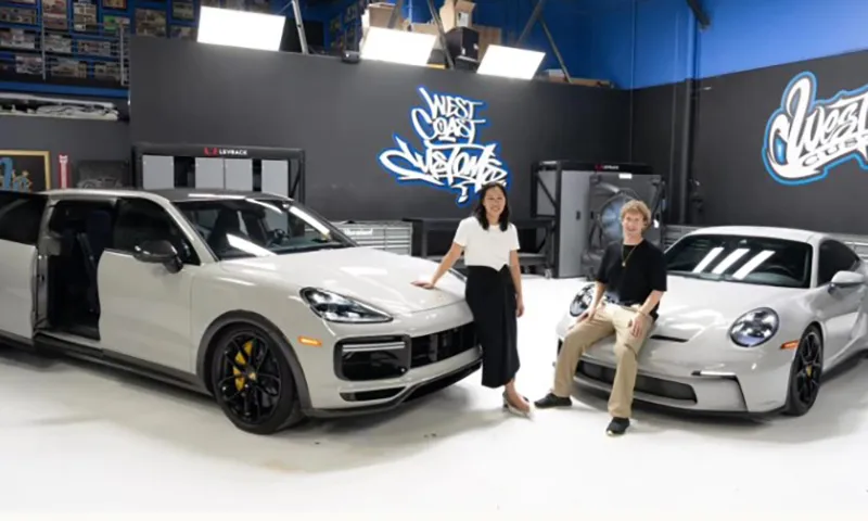 Hai chiếc xe Porsche của gia đình Mack Zuckerburg