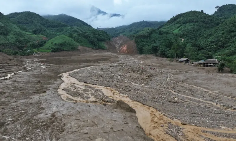 Lào Cai: Tìm thấy thêm 2 thi thể nạn nhân trận lũ quét tại thôn Làng Nủ