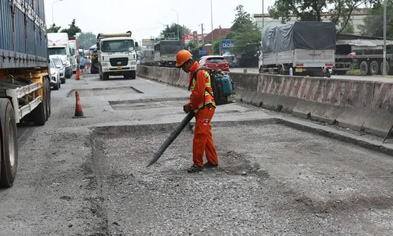 Ngày đầu sửa chữa Quốc lộ 51 gây ùn tắt giao thông