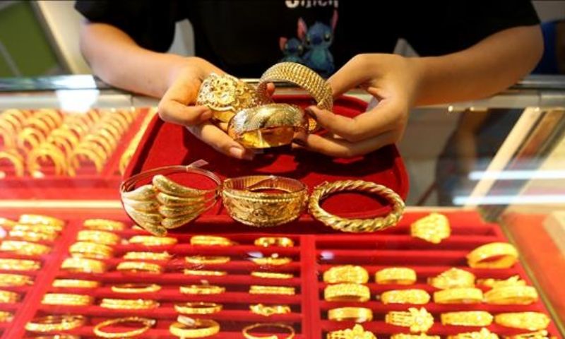 Giá vàng thế giới giảm phiên thứ 6 liên tiếp, thị trường chờ động thái từ Fed