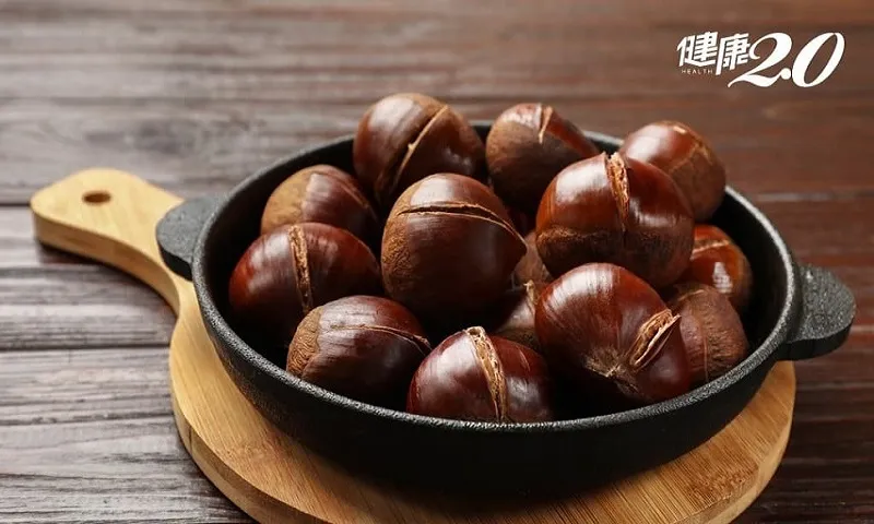 Hạt dẻ có tác dụng chống lão hóa và mạnh gân cốt