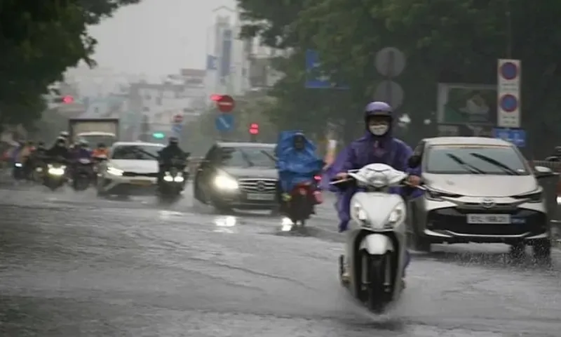 Hôm nay 10/10, TPHCM tiếp tục có mưa dông về chiều 