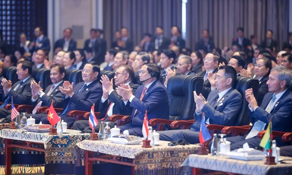 be-mac-asean- 111024