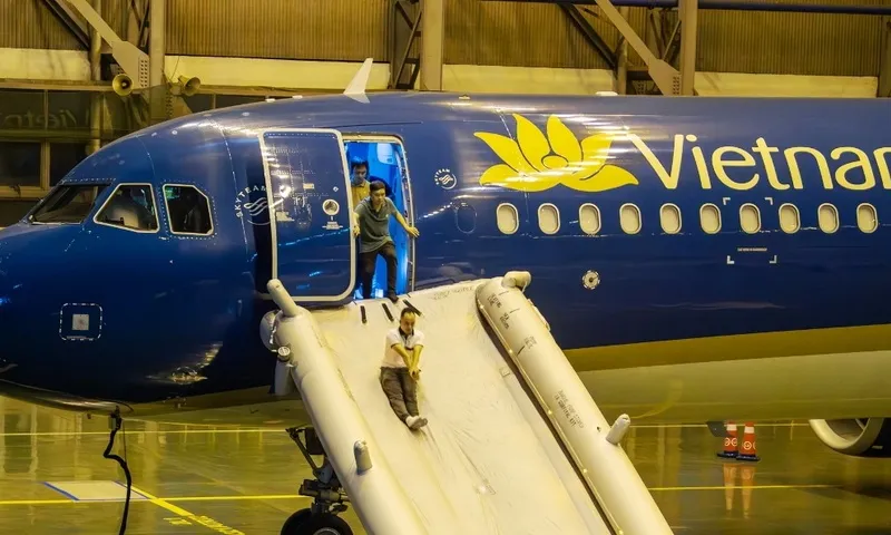 Vietnam Airlines diễn tập ứng phó khẩn nguy với hơn 300 người tham gia