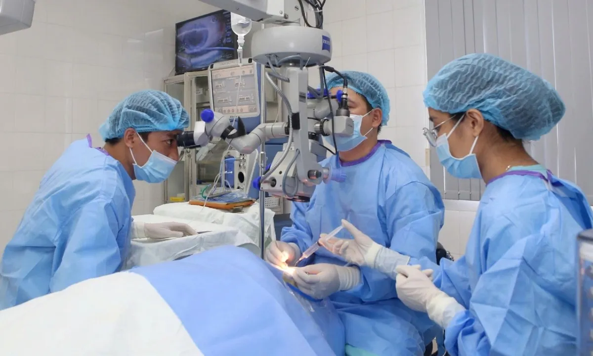 4 bệnh nhân mù lòa tìm lại nguồn sáng nhờ ghép giác mạc