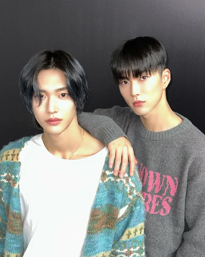 fan-riize-gui-28-xe-tai-10000-vong-hoa-phan-doi-seunghan-tro-lai004