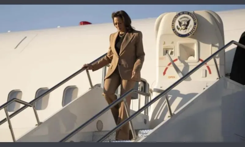 Nhà Trắng công bố báo cáo sức khỏe của bà Harris, đội ông Trump phản bác