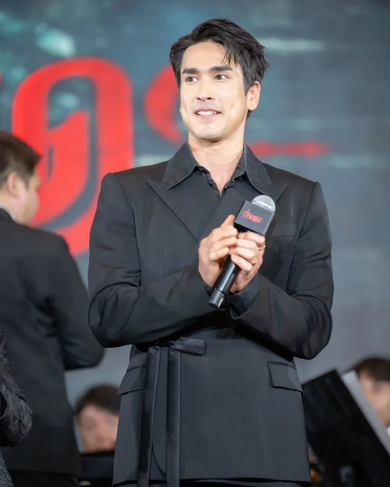 cinetour-cua-tee-yod-2-co-trai-dep-nadech-va-hai-em-gai-ghe-tham 20241014-134118-03