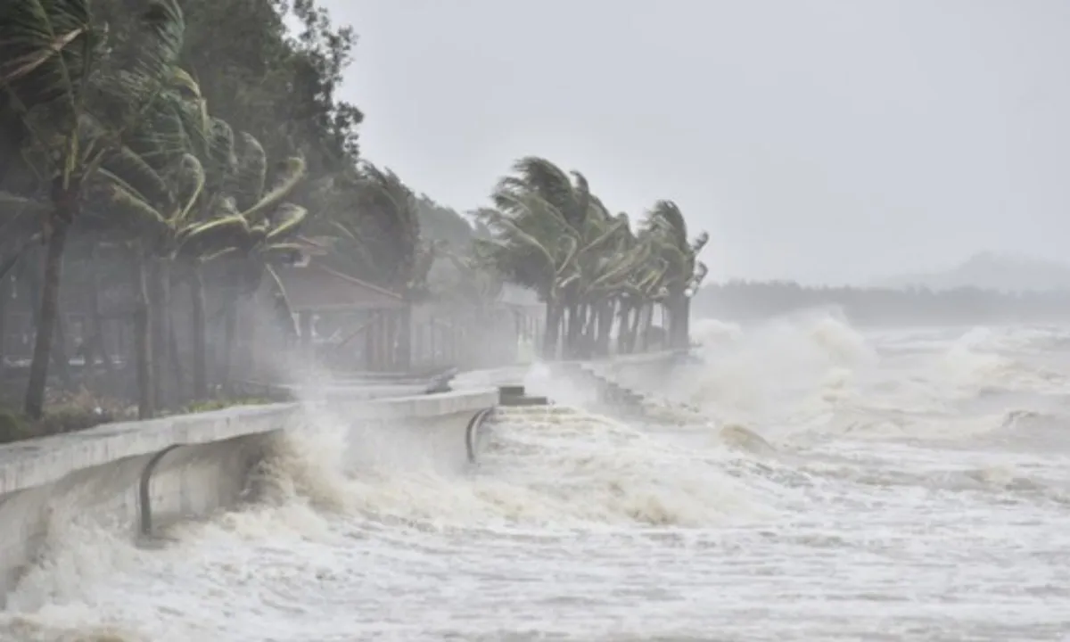 La Nina sắp xuất hiện, cảnh báo bão và mưa lớn ở Biển Đông