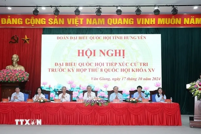 ttxvn-tong-bi-thu-chu-tich-nuoc-to-lam-tiep-xuc-cu-tri-hung-yen-17-2-8818