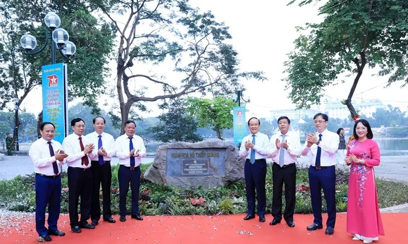 Hà Nội: Khánh thành vườn hoa hồ Thiền Quang