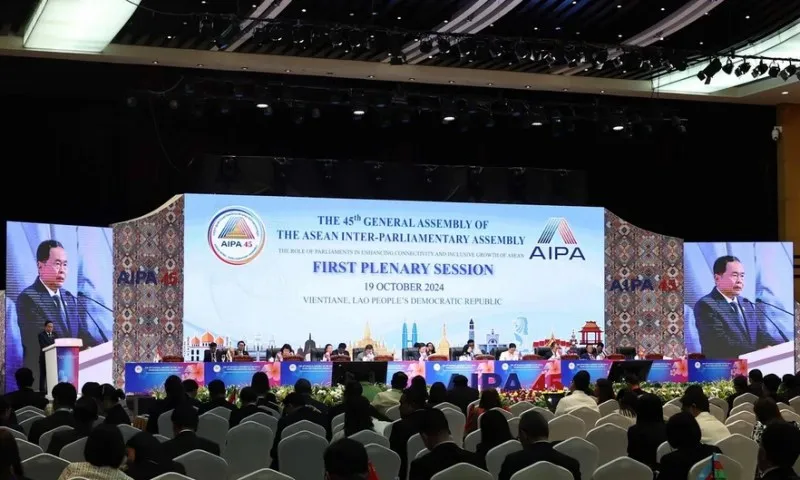 1910-chu-tich-quoc-hoi-6-946