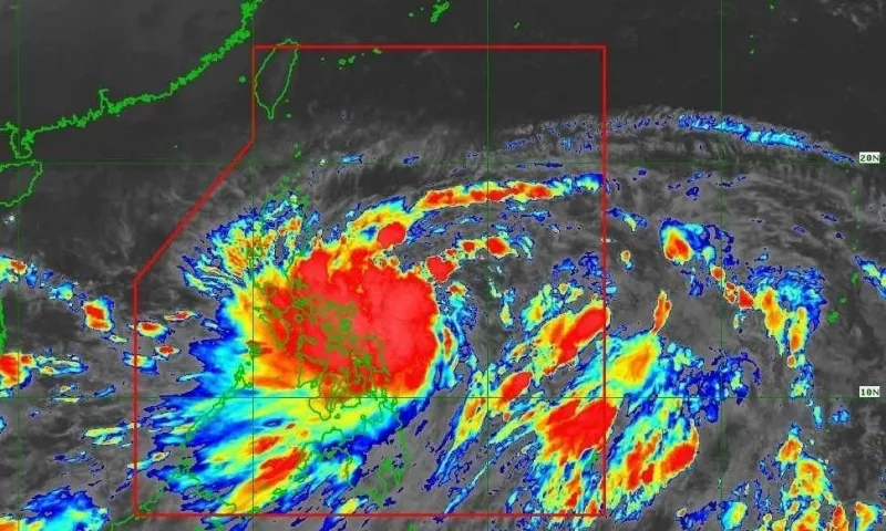 Bão Trà Mi có khả năng tiến vào Biển Đông cuối tuần này, gây lo ngại lớn