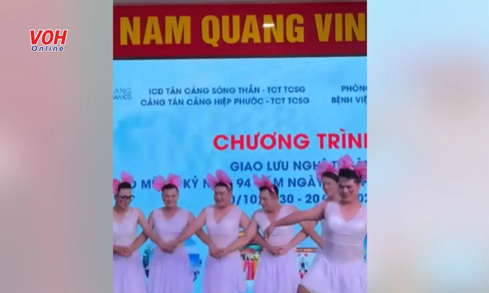 Các anh trai hóa thiên nga múa ballet siêu mượt