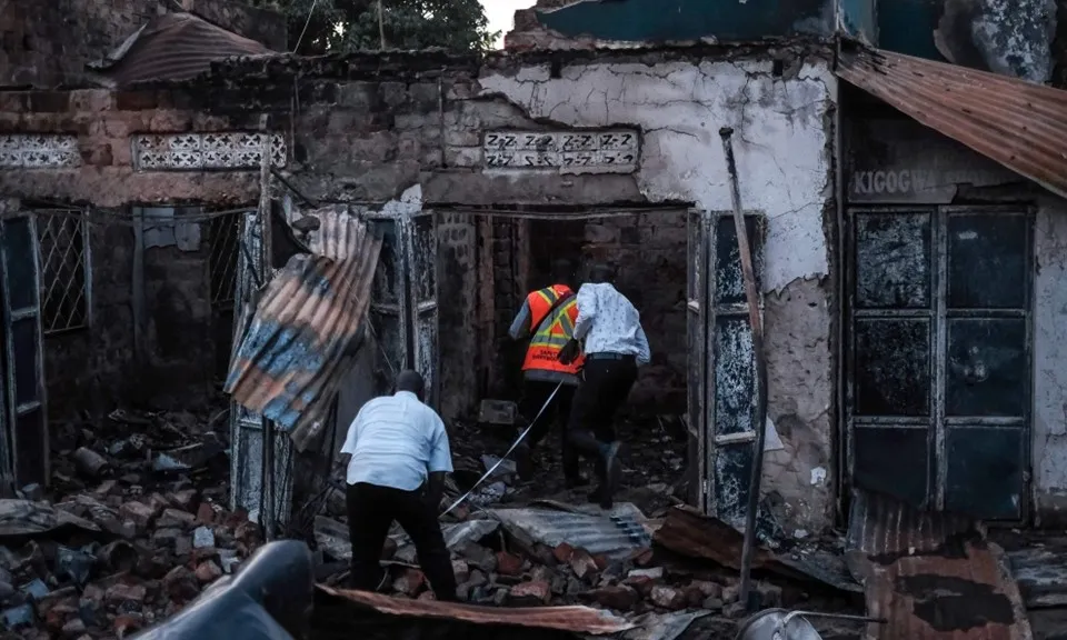 Uganda: Ít nhất 10 người thiệt mạng khi hôi của một xe bồn bị lật