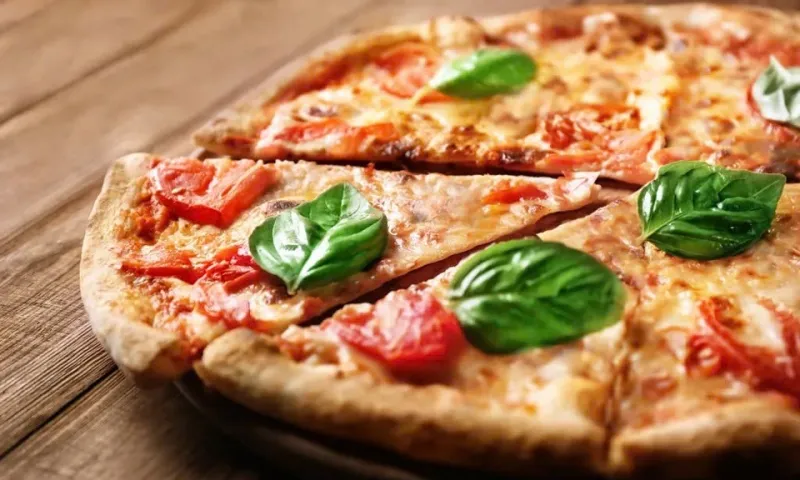 Bán ma túy bằng cách nhét vào bánh pizza 