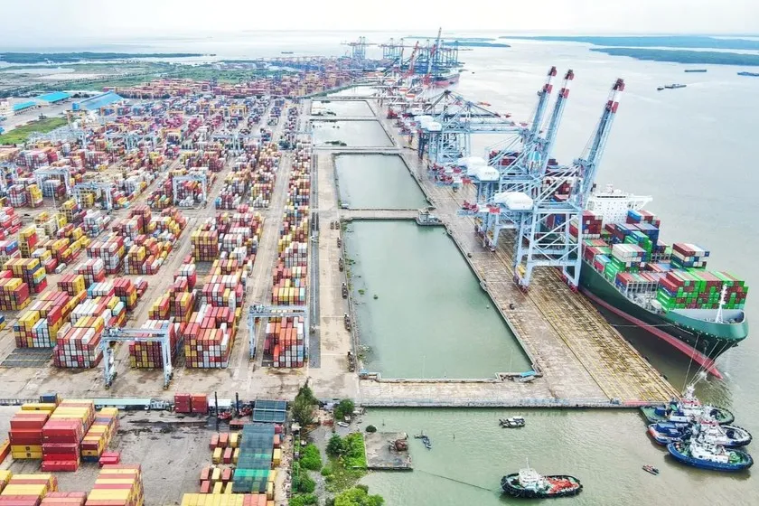 mot-cang-bien-cua-tong-cong-ty-hang-hai-viet-nam-8388