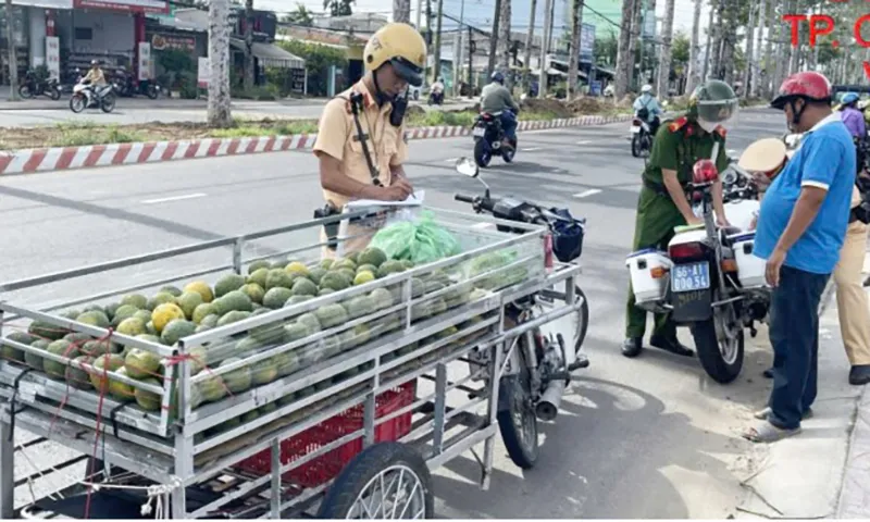 Xử lý 157 xe ba gác, xe 3, 4 bánh xe tự chế vi phạm an toàn giao thông