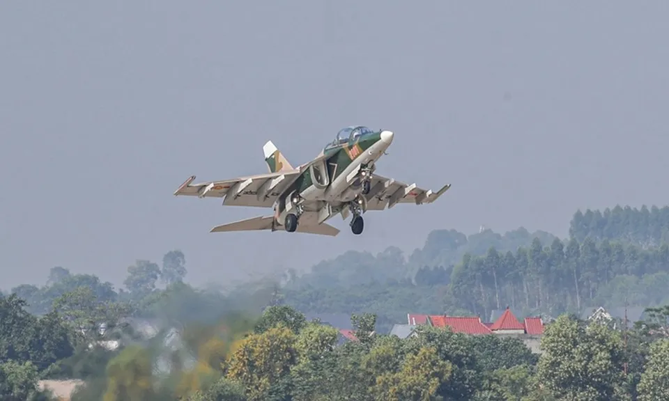 Tàu bay bị bay chặn khi có hành động vi phạm vùng trời Việt Nam