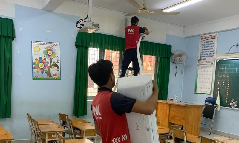 lắp máy lạnh lớp học