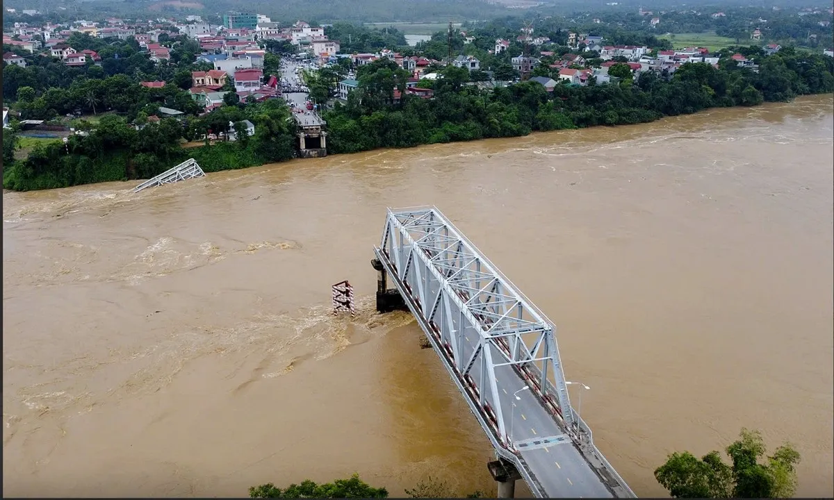 Khẩn cấp xây dựng cầu Phong Châu mới, hoàn thành trong năm 2025