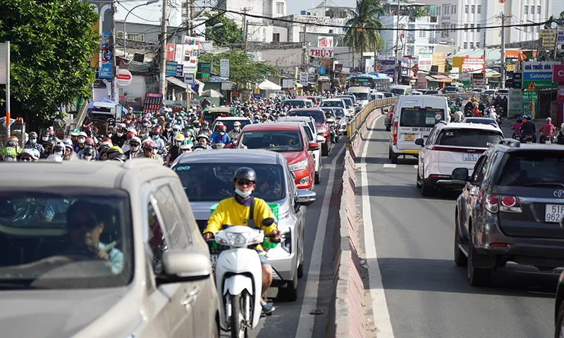 Quốc lộ 13 đoạn qua TPHCM