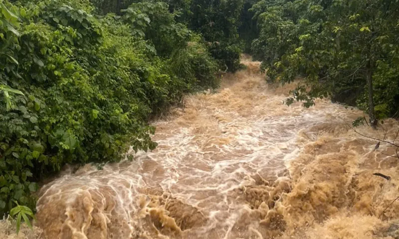 nước thượng nguồn các sông Quảng Trị chảy mạnh nước sông dâng cao v