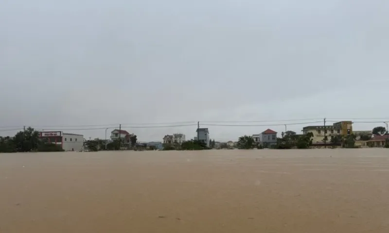 Bão Trà Mi gây mưa lũ kỷ lục, vượt xa mức của bão YAGI 