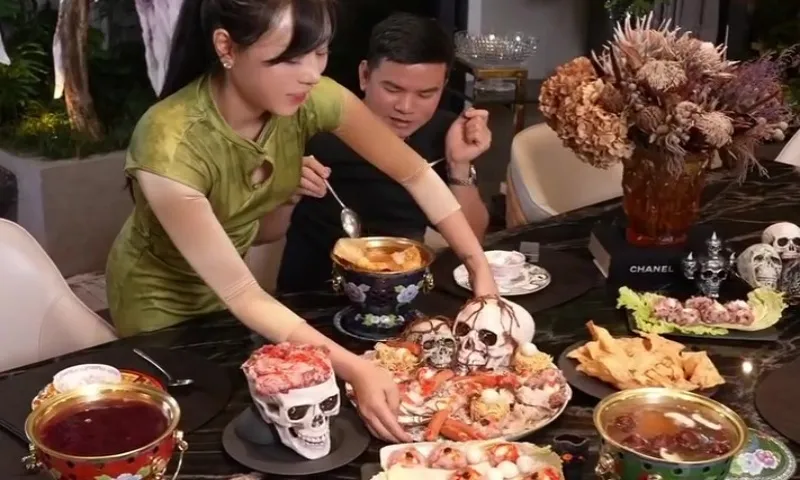 Mâm cơm kinh dị theo phong cách Halloween của á hậu Hà thành gây tranh cãi 