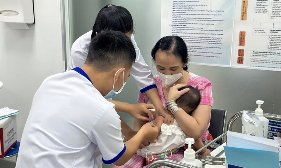 Sở Y tế TPHCM đề xuất tiêm vaccine sởi cho trẻ từ 6 - 9 tháng tuổi