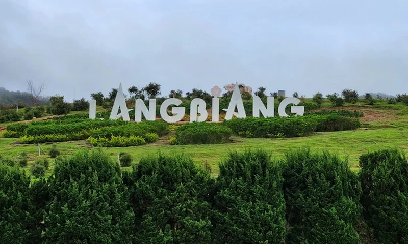 Lâm Đồng: Đóng cửa tuyến leo núi Lang Biang để đảm bảo an toàn trong mùa mưa bão