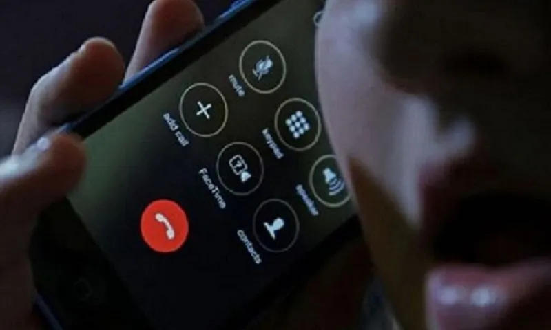 Cô gái thông minh lừa kẻ hiếp dâm bằng chiêu vờ gọi đồ ăn và pha xử lý nhanh nhạy của cảnh sát