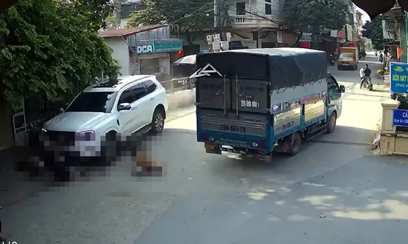 Ô tô đâm vào đoàn người đang đi đưa tang, 1 người chết, 3 người bị thương