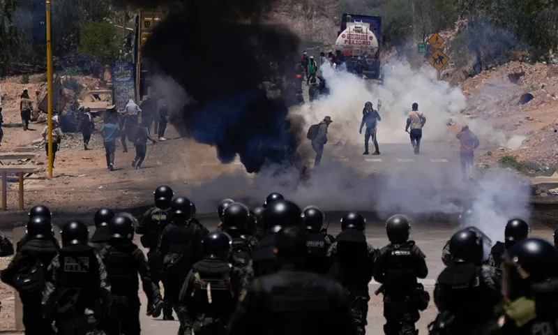 Bolivia: Doanh trại bị nhóm người ủng hộ cựu Tổng thống Morales đột kích