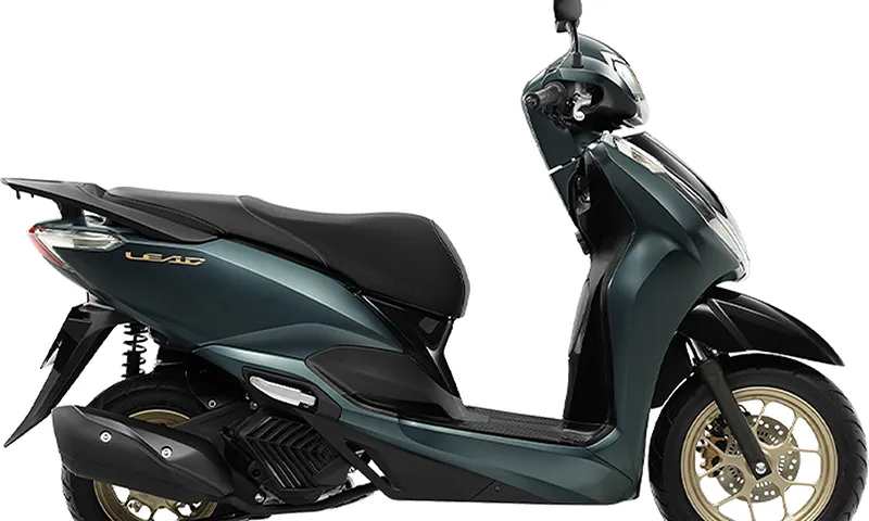 Honda trao quà tặng cho khách mua xe tay ga của hãng