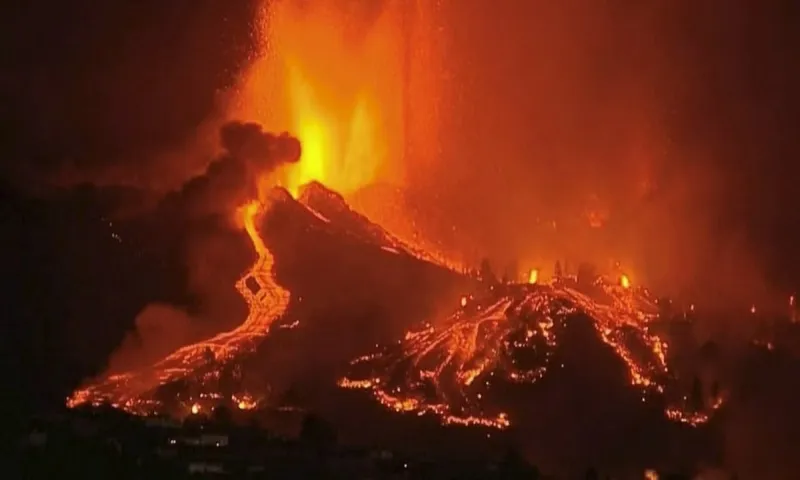 Núi lửa phun trào ở Indonesia, ít nhất 9 người thiệt mạng