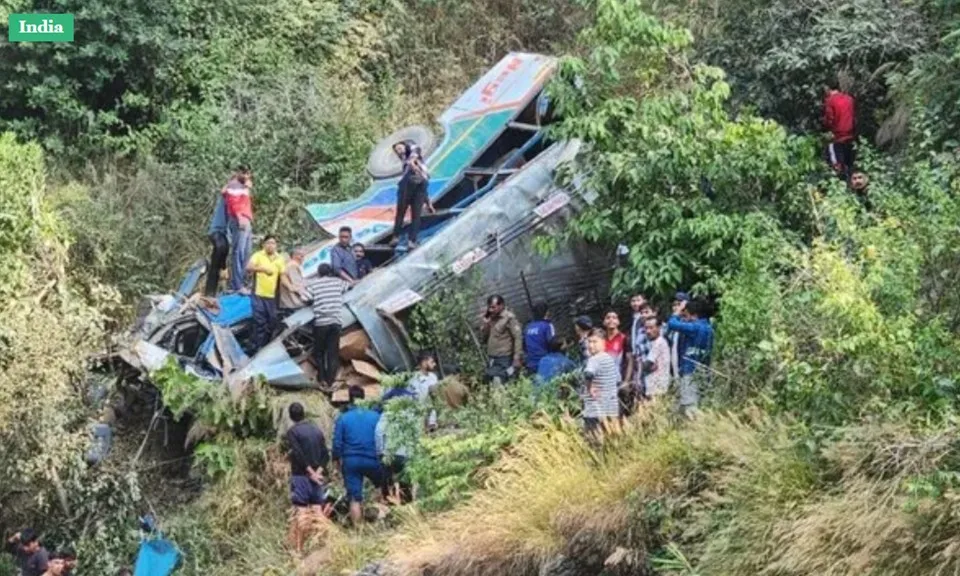 Ấn Độ: Ít nhất 36 người thiệt mạng do lật xe buýt ở bang Uttarakhand