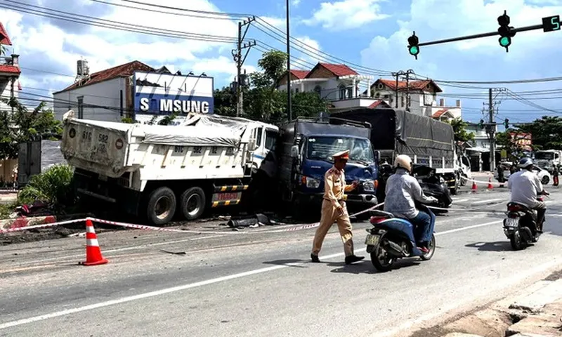 Bình Dương: Tai nạn liên hoàn trên đường ĐT746 khiến 2 người thương vong
