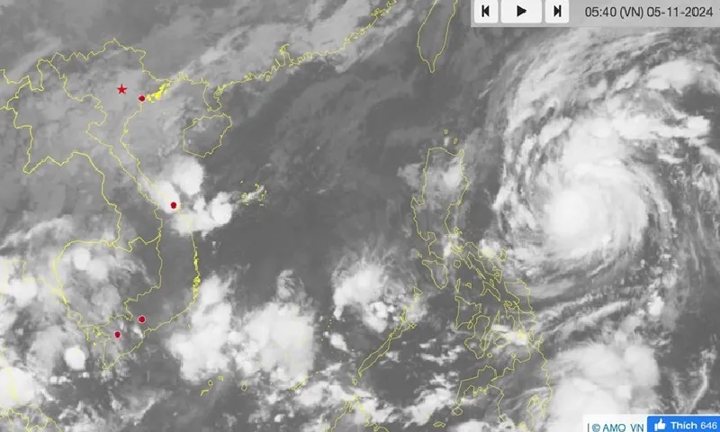 Bão ngoài khơi Philippines tăng cấp, dự báo tiến vào Biển Đông thành bão số 7 