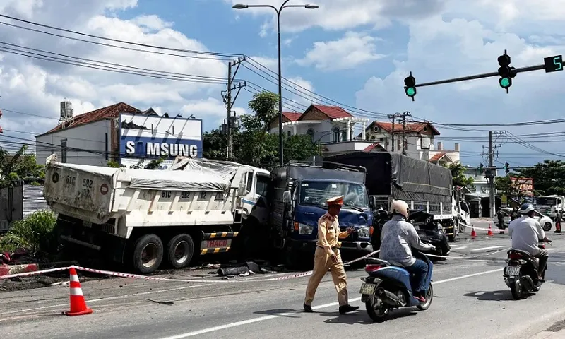 Điểm tin trưa 4/1: Bác bỏ tin thanh niên thu về 50 triệu sau 1 ngày tố giác vi phạm giao thông