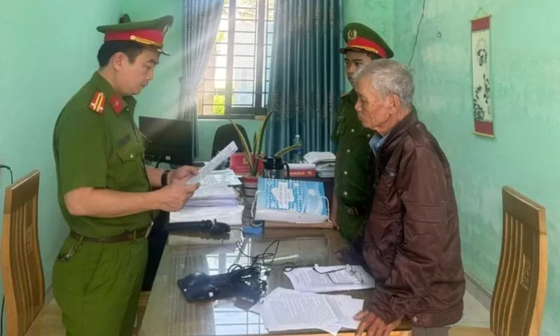 Khởi tố người đàn ông 73 tuổi vì đăng tải 300 bài viết xuyên tạc trên Facebook