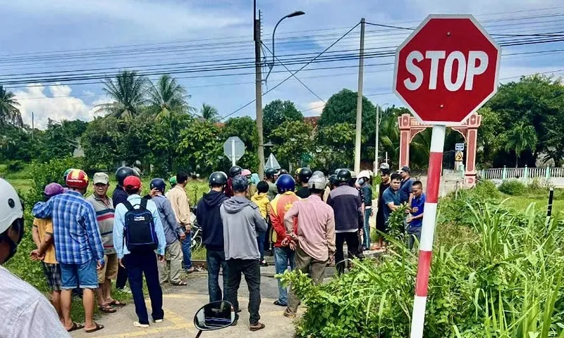 hiện trường tai nạn đường sắt - Ảnh T