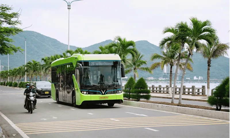 Nha Trang đưa xe bus điện đầu tiên vào hoạt động