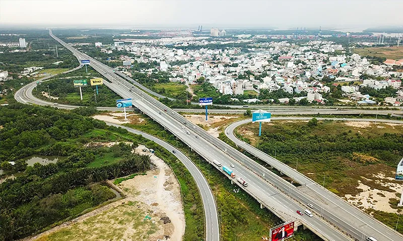 Nhơn Trạch là địa phương phát triển mạnh về cảng nên thời gian qua đang đầu tư hạ tầng giao thông kết nối mạnh.