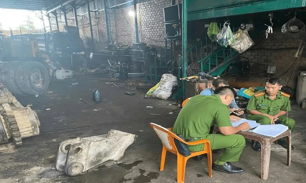 Gia Lai phạt các cơ sở sửa chữa ô tô không kiểm soát chất thải nguy hại