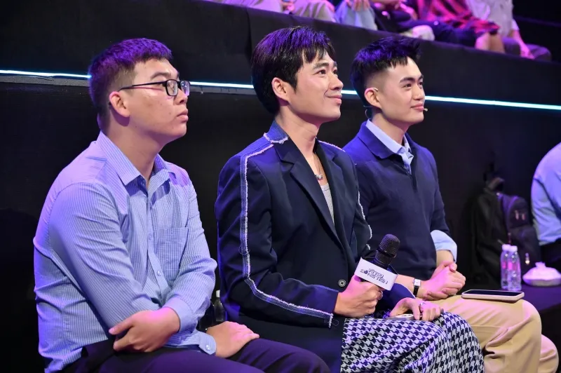 the-moneyverse-ly-giai-tai-san-so-va-loi-hai-tren-khong-gian-mang 20241111-133654-08