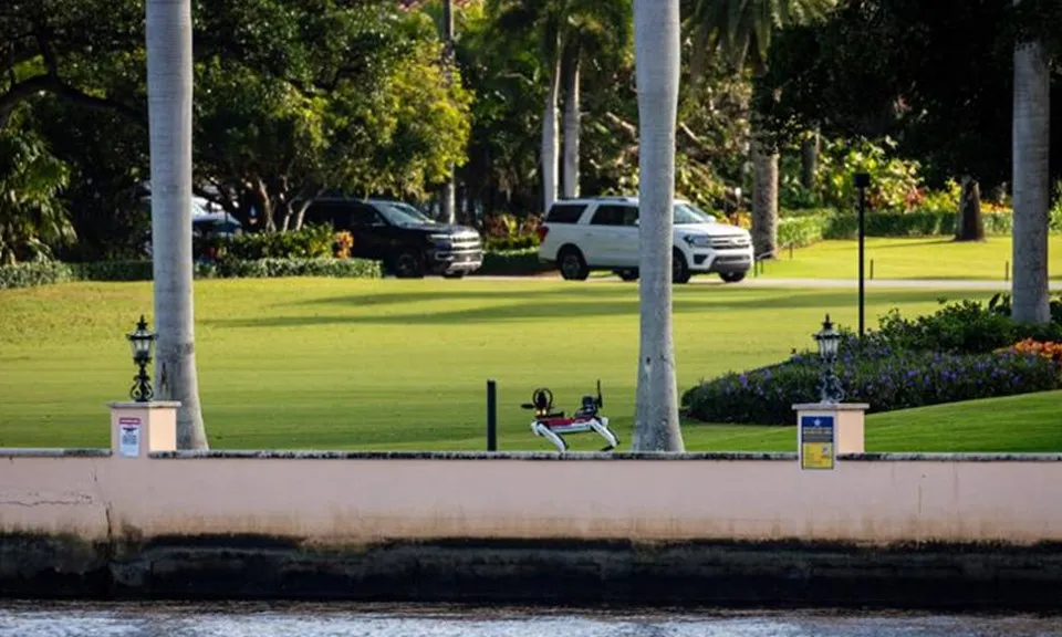 Chó robot được triển khai để tăng cường an ninh tại khu điền trang Mar-a-Lago của ông Trump