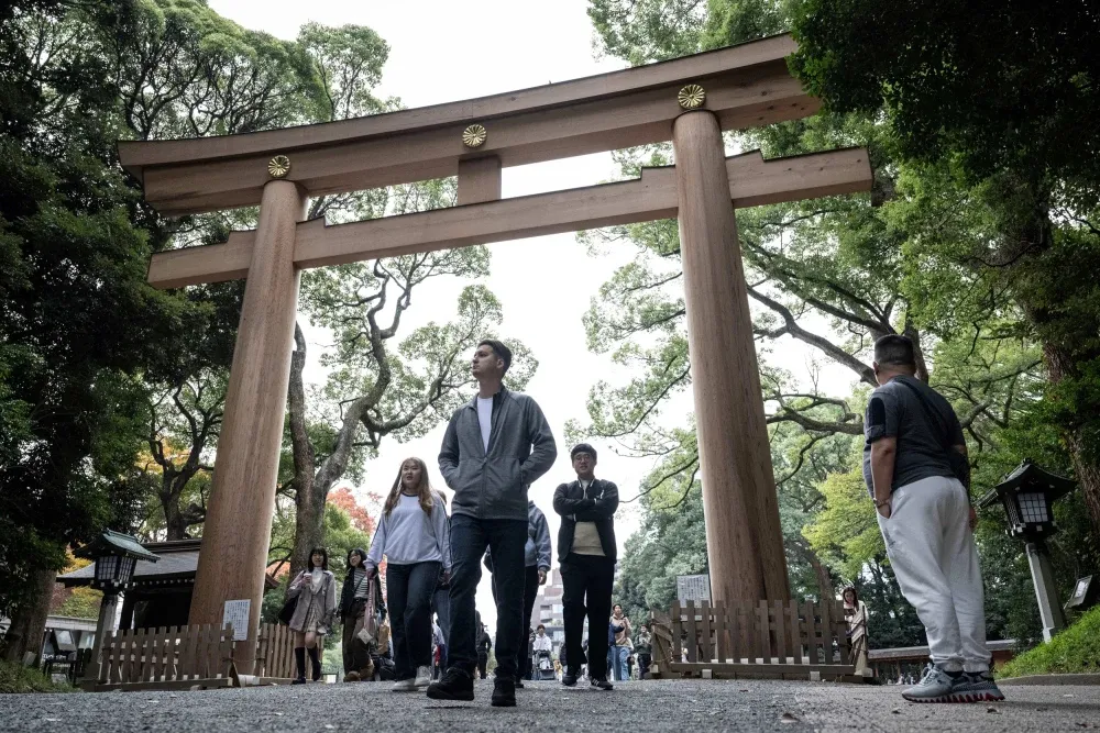 241114-Meiji-shrine-al-0752-6e118b_jpg(1)