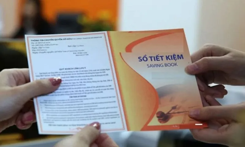 Tổng Liên đoàn Lao động Việt Nam tặng sổ tiết kiệm cho trẻ em bị mồ côi cha mẹ do bão Yagi